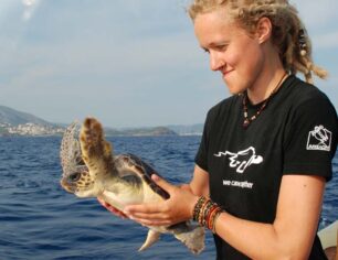 Παρουσιάζουν το έργο τους αυτοί που προστατεύουν τις θαλάσσιες χελώνες